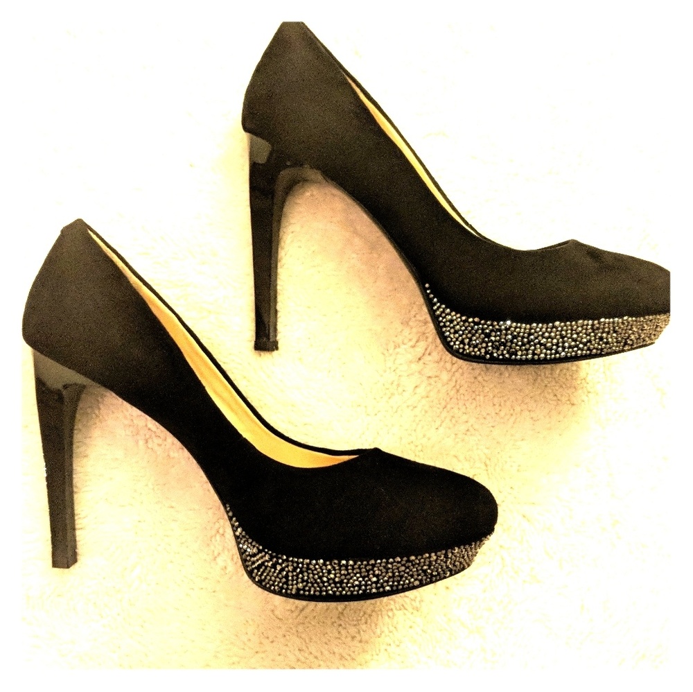 Sold!!! LIKE NEW Gianni Bini 👠Platform Pumps Sz 7!